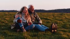 Raynor Winn junto a su esposo, en mitad de un viaje que les cambi� la vida. 