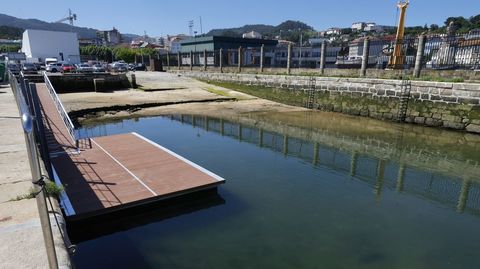 La dársena del cementerio de chalanas, futura piscina al aire libre, no puede incluirse en las cesiones gratuitas al Concello de Marín