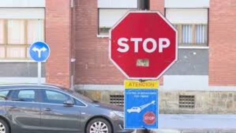 Foto Stop en Pola de Lena