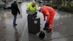 Esta semana comenzaron a instalarse nuevas papeleras, otra de las condiciones del contrato