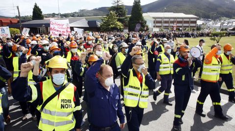 Miles de manifestantes se han concentrado en Viveiro contra el cierre de Alcoa