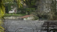 Los r�os del �rea de Santiago, a reventar