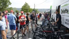 La salida de La Vuelta atrae a mucho pblico.