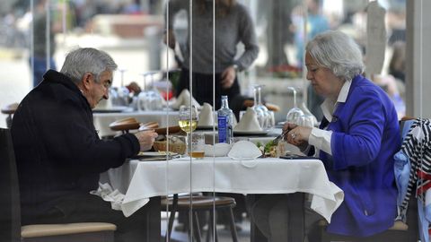 El sector de hostelería, comercio y transportes fue el que experimentó una mayor pérdida de empresas en la ciudad de A Coruña, especialmente entre el 2020 y el 2023.