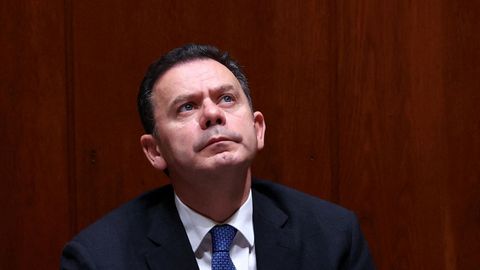 El primer ministro de Portugal, Luís Montenegro, en una sesión del Parlamento el pasado 11 de marzo.