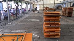 Desmontando la carpa del Outubrofest