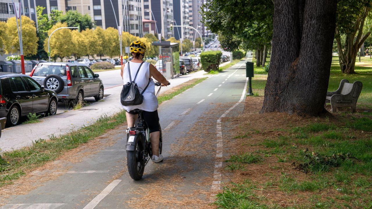 Un ciclista recibirá 68.000 euros por resbalar con resina y caer en el carril bici de Vigo