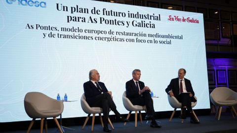 Jos Bogas, Alfonso Rueda y Xos Lus Vilela, en la apertura del foro