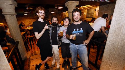 El grupo se form� en Pontevedra