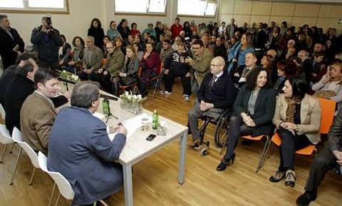 Un instante del acto inaugural de la nueva sede de la asociaci�n APEM.