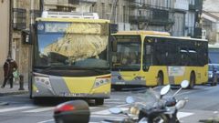 El P2 es uno de los buses urbanos que se acercan a las aldeas compostelanas, concretamente a Lara�o.