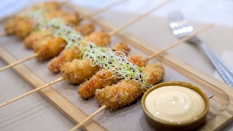 Langostinos rebozados en panko con mayonesa de kimchi