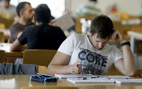 El aulario de Esteiro es el lugar preferido por muchos para preparar los ex�menes. 