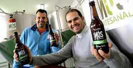 Cervexa Artesanal N�s ha sido la �ltima en llegar a la comarca, estableci�ndose en Mos y con premio empresarial incluido. FOTOS