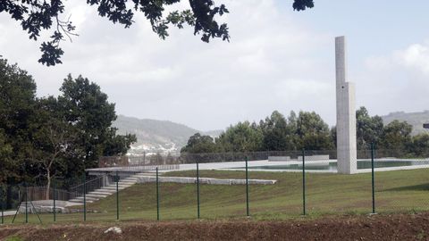 Otra perspectiva de la piscina de O Couto.