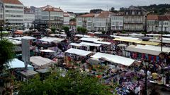 El color volvi� a la plaza de Garc�a Hermanos con la feria de Betanzos
