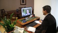 El delegado de la Xunta, con un directivo de Telef�nica