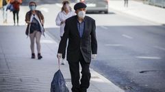 Los m�dicos insisten en la necesidad de mantener el distanciamiento social y llevar bien puesta la mascarilla