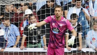 El guardameta del Celta Ionut Andrei Radu, durante el partido ante el Betis.