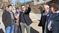 El conselleiro de Medio Rural, Jos� Gonz�lez, visit� la aldea modelo de Pedrosa en Ri�s