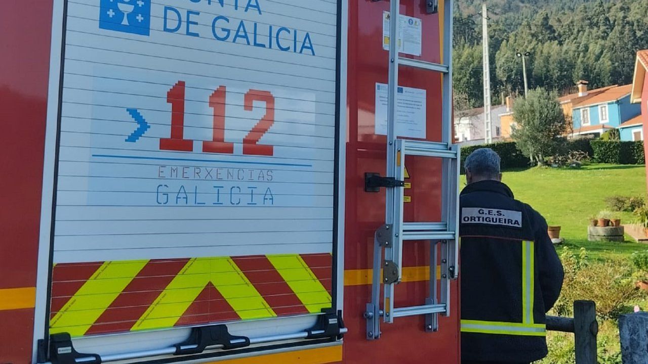 La nieve complicó la circulación en As Pontes y el incendio de un transformador en Cedeira movilizó al GES de Ortigueira