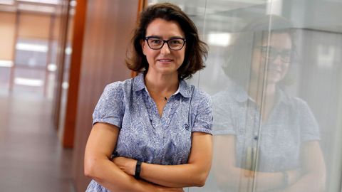 La portavoz parlamentaria del PSC, Eva Granados, posa durante la entrevista con Efe