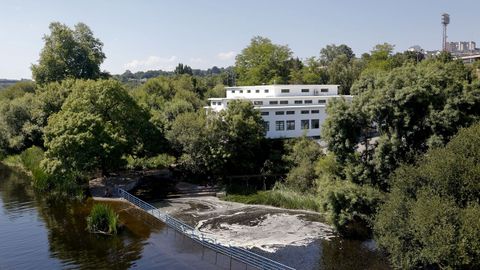 Exterior de la F�brica de la Luz de Lugo junto al Mi�o