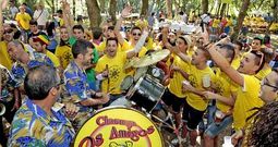 La Festa da Carballeira congreg� a cientos de j�venes, no solo de Baio, sino de toda la Costa da Morte.