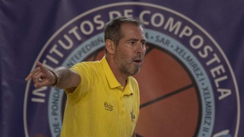 Alberto Blanco, en un entrenamiento en el Rosal�a previo al inicio de la pretemporada