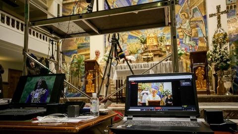 Retransmisin de los oficios de Jueves Santo desde la Baslica del Cristo de Medinaceli, en Madrid