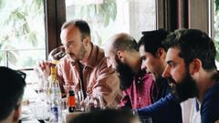 Los sumilleres cataron algunas a�adas antiguas de blancos tras probar a ciegas los tintos