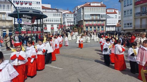 La procesi�n de la Borriquilla sali� en Betanzos de la iglesia de Santo Domingo
