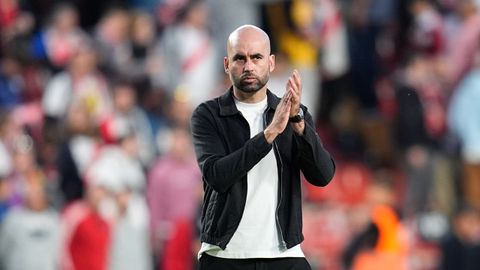 El entrenador del Celta, Claudio Gir�ldez, durante el partido ante el Rayo Vallecano.