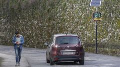 Un coche circula a la velocidad correcta por Entrerr�os y el radar pedag�gico emite un mensaje de gracias en verde