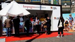El estand de A Coru�a en la piazza Cordussio, en el centro de Mil�n