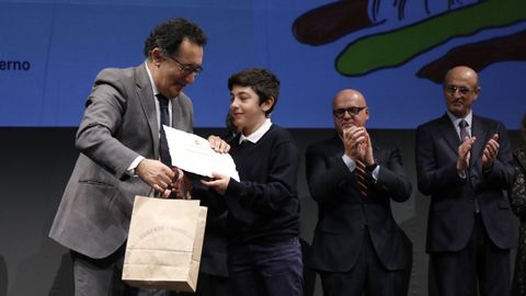 Hasta un total de cuarenta alumnos de distintos centros de la provincia resultaron premiados en el concurso de la Constituci�n.