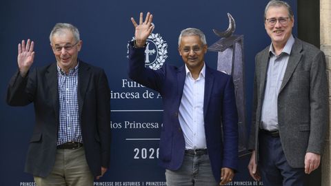 Los premiados con el Premio Princesa de Investigaci�n Cient�fica y T�cnica (de izq a dcha) David Klenerman, Shankar Balasubramanian y Pascal Mayer llegan a Oviedo