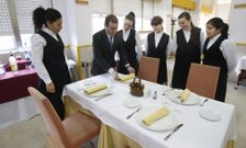 El Paseo das Pontes es un referente en textil, hosteler�a e industria alimentaria. 