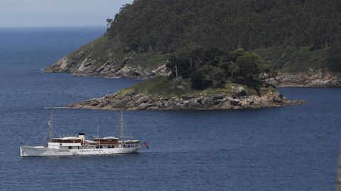 El Alicia, en las inmediaciones de la isla de Area