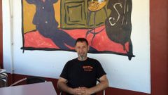 O ilustrador vasco Iv�n Mata, amigo de Ram�n, pintou o magn�fico mural que ilustra aa parede da terraza