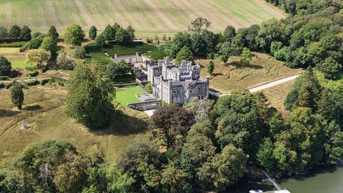Mark Zuckerberg compra en Irlanda el hist�rico castillo de Strancally