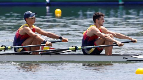Caetano Horta (i) y Manuel Balastequi de Espa�a compiten por la manga 3 del doble scull ligero de remo por los Juegos Ol�mpicos 2020, este s�bado en la Sea Forest Waterway en Tokio (Jap�n).