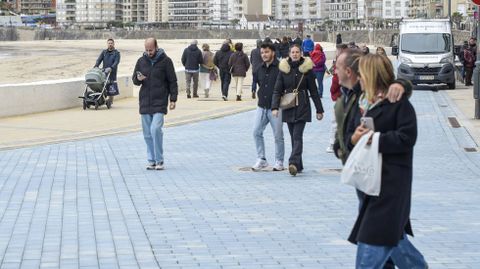 Aspecto del paseo de Silgar, en Sanxenxo, este mediod�a final del puente de diciembre