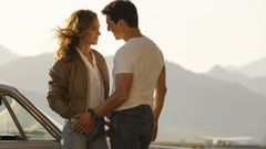 Fotograma del filme �Top Gun: Maverick�, con Jennifer Connelly y Tom Cruise.