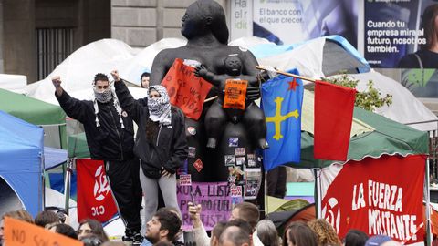 -Manifestaci�n convocada por el Sindicato de Inquilinas y el Sindicato de Vivienda de Asturias bajo el lema 'Hacia la huelga general: contra el rentismo y los gobiernos que lo protegen', este domingo en Oviedo