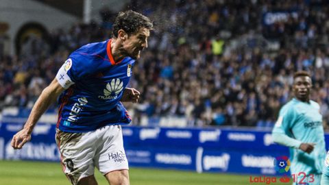 Toch� en una acci�n del Oviedo-Bar�a B