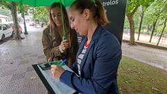 La concejala de Sanidad de Vigo, Nuria Rodrguez, firm a favor de que se prohba el tabaco en el parque