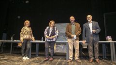 PRESENTACION DEL LIBRO IRMANDIAS, DE AURORA MARCO, EN RIANXO, EN EL ACTO MENSUAL DE BARBANTIA