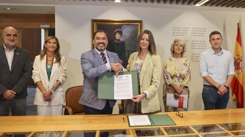 Momento da firma do acordo entre PP e PSdeG.