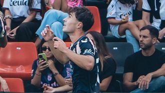 El jugador del Celta Adri� Capdevila celebra su gol ante el Ceuta.